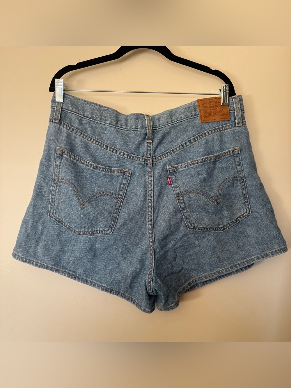 Levi’s Denim High Loose Shorts in Size 32 - Picture 12 of 16